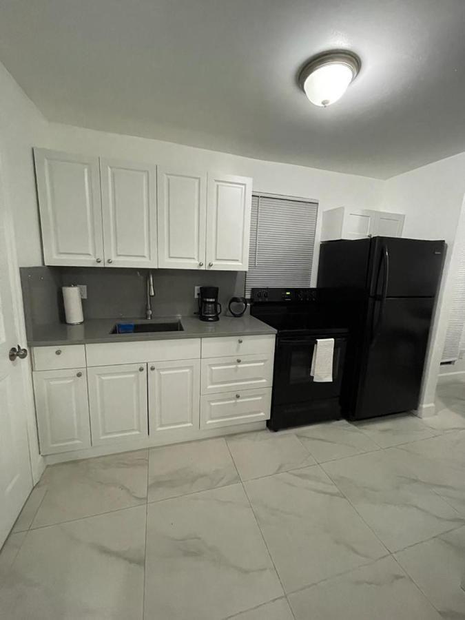 Guest House Near Downtown Μαϊάμι Εξωτερικό φωτογραφία