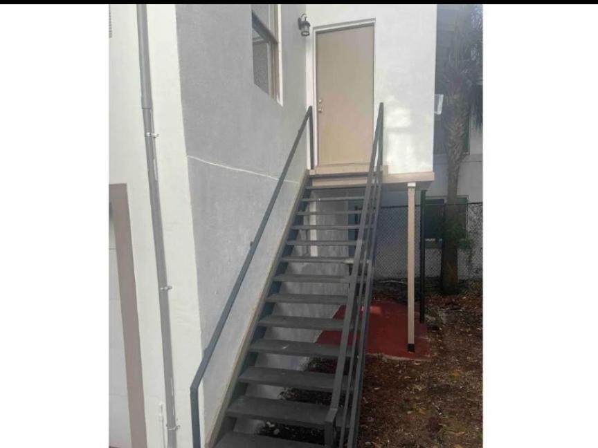 Guest House Near Downtown Μαϊάμι Εξωτερικό φωτογραφία